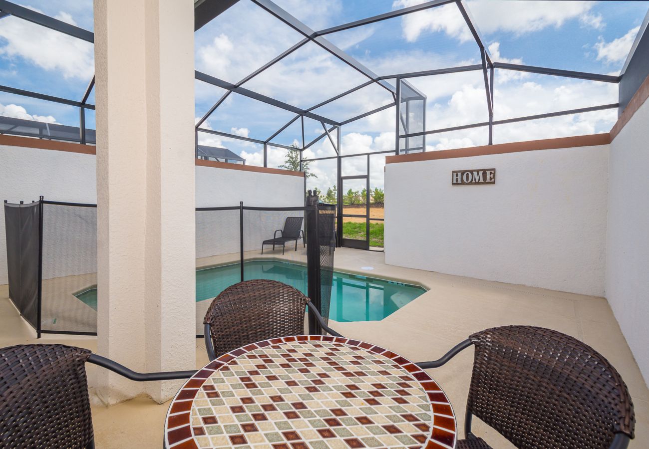 Casa adosada en Davenport - Charming Townhouse 5Beds/3Baths/Pool/18 Min Disney