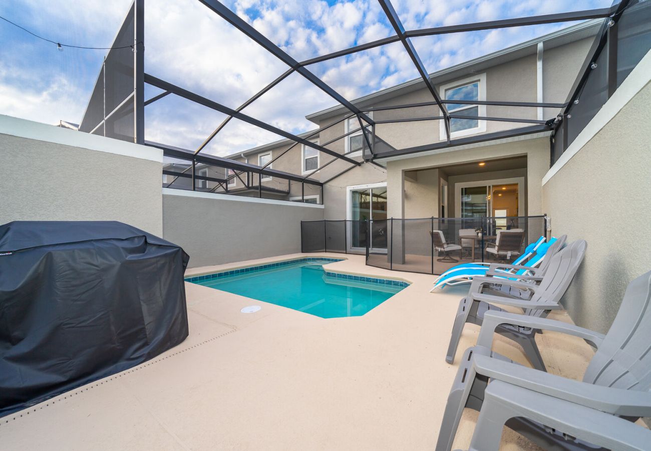 Townhouse in Kissimmee - Amazing Townhouse 4Bed/3Bath/Pool/5Min Disney