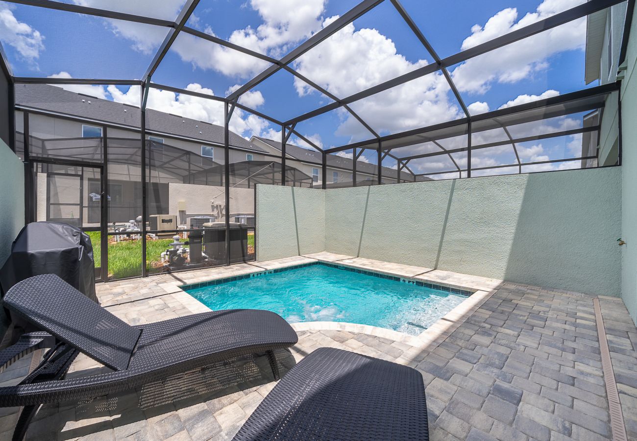 Townhouse in Kissimmee - Sweet Townhouse 4Beds/4Baths/Pool/18Min Disney