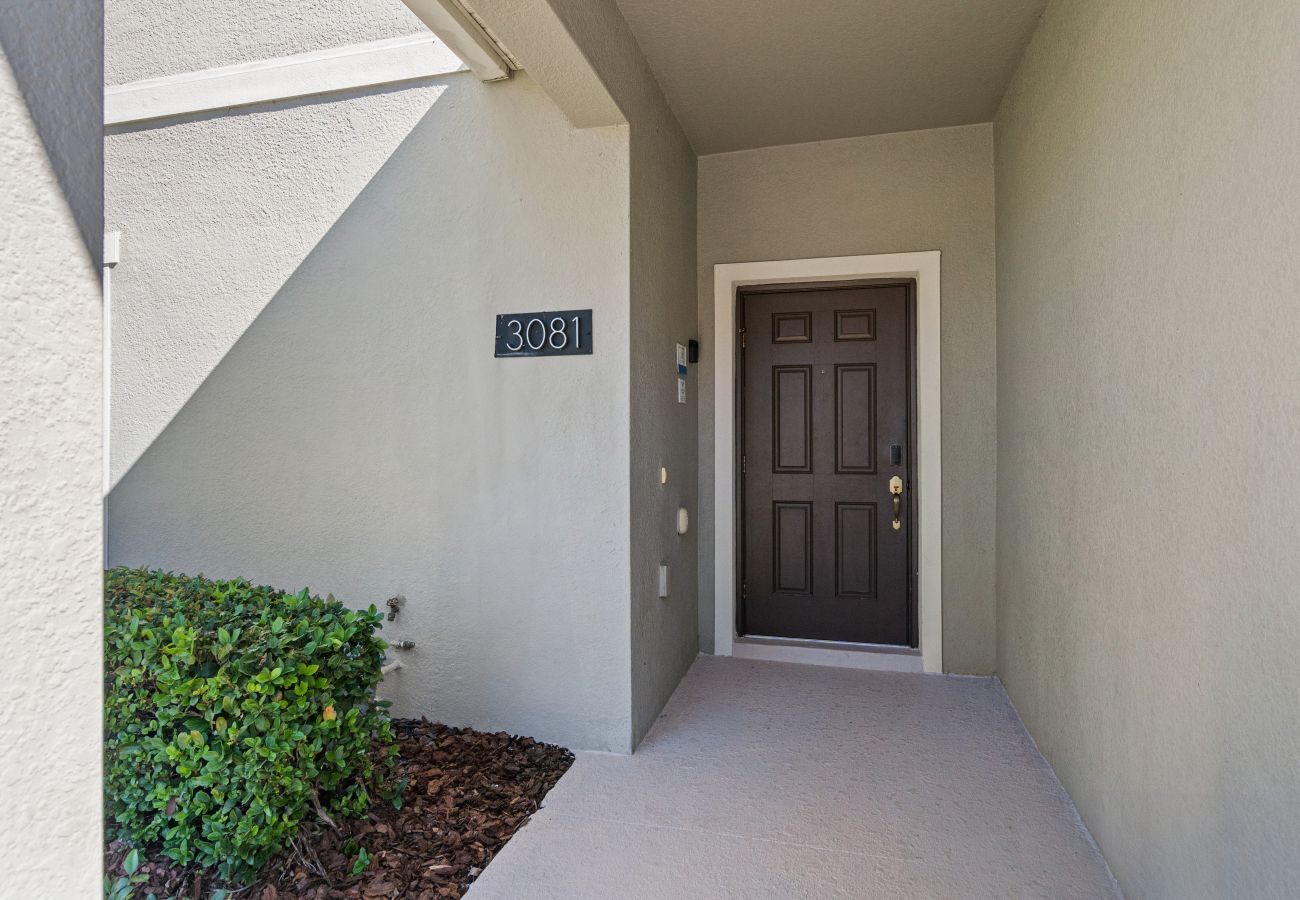 Townhouse in Kissimmee - Beautiful Townhouse 4Bed/3Bath/Pool/5Min Disney